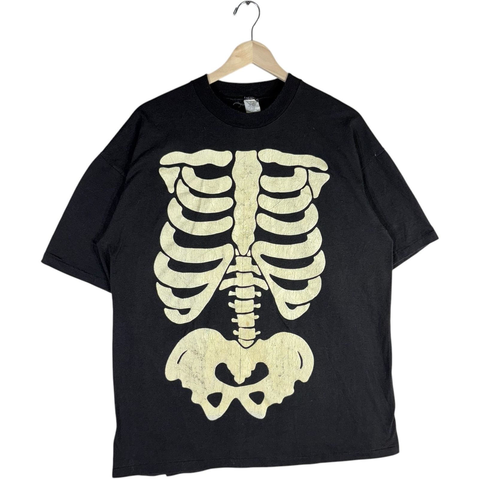 Vintage Vintage Hallmark Skeleton Ribcage Glow In The Dark Tee XL Size US XL / EU 56 / 4 - 4 Thumbnail
