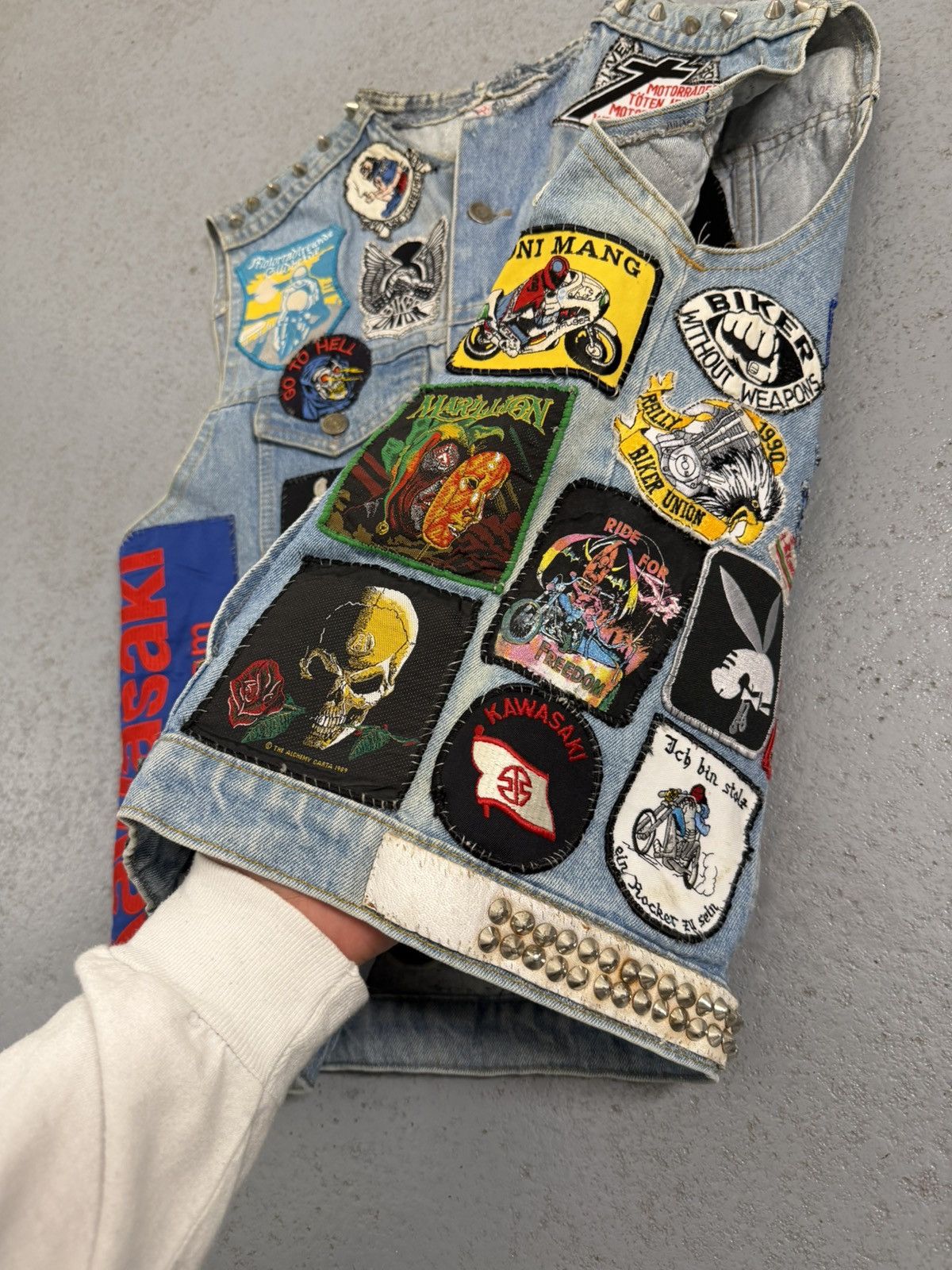 Vintage Biker Gang 80s 51States Cut Embroidered Studded Patched Vest Size US L / EU 52-54 / 3 - 4 Thumbnail