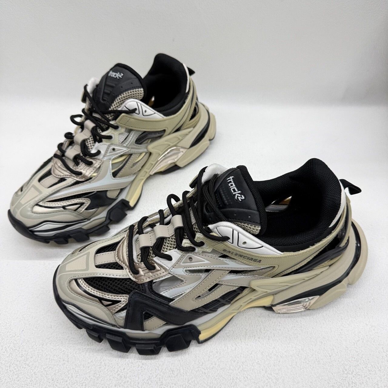 Balenciaga Balenciaga Multi Lowtop Sneakers 9 Men Size US 9 / EU 42 - 1 Thumbnail