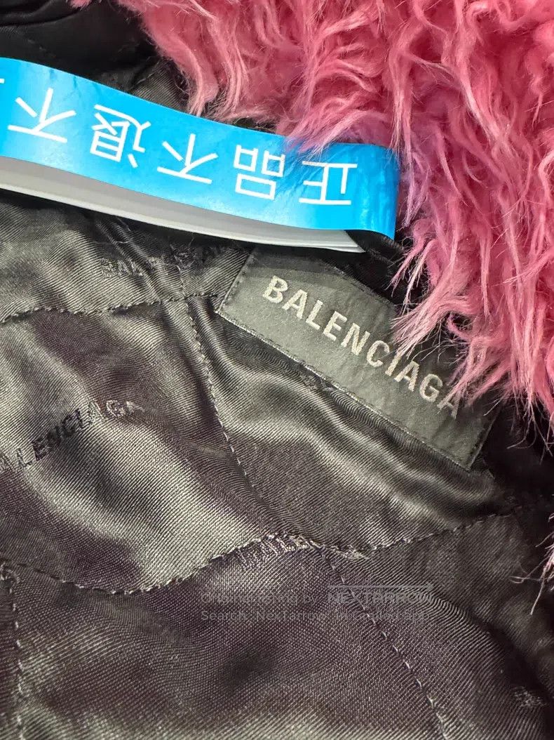 Balenciaga Balenciaga Pink Teddy Bear Faux Fur Size XS / US 0-2 / IT 36-38 - 2 Thumbnail