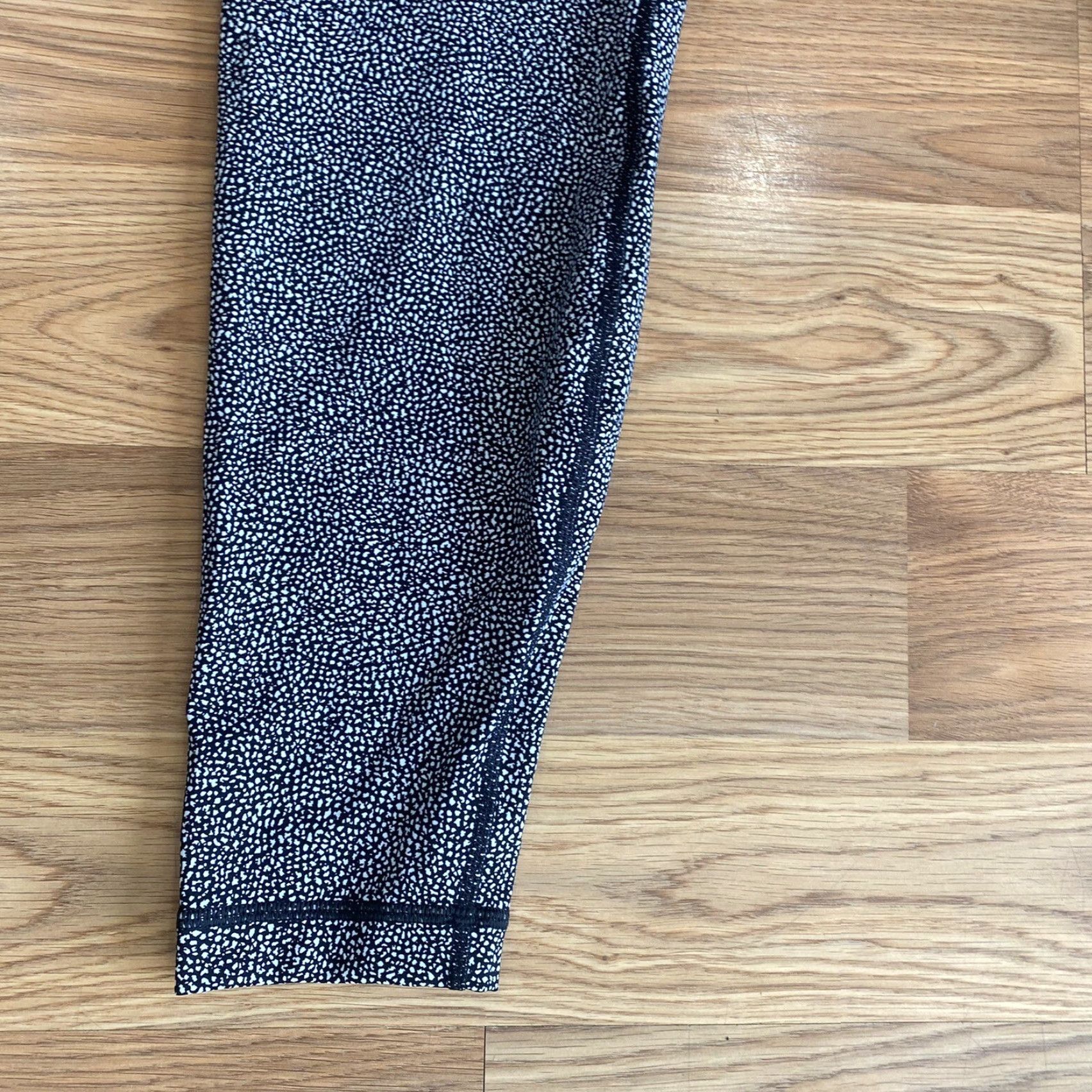 Lululemon Lululemon Align Pant Full Length Leggings Women’s 12 Black White Pattern Athletic High Rise Size 34" / US 12 / IT 48 - 4 Thumbnail