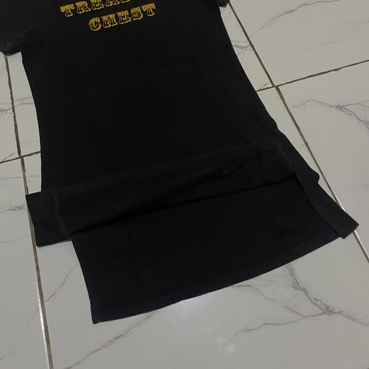 Vivienne Westwood Vintage Vivienne Westwood “Treasure Chest” Tee Size S / US 4 / IT 40 - 3 Thumbnail