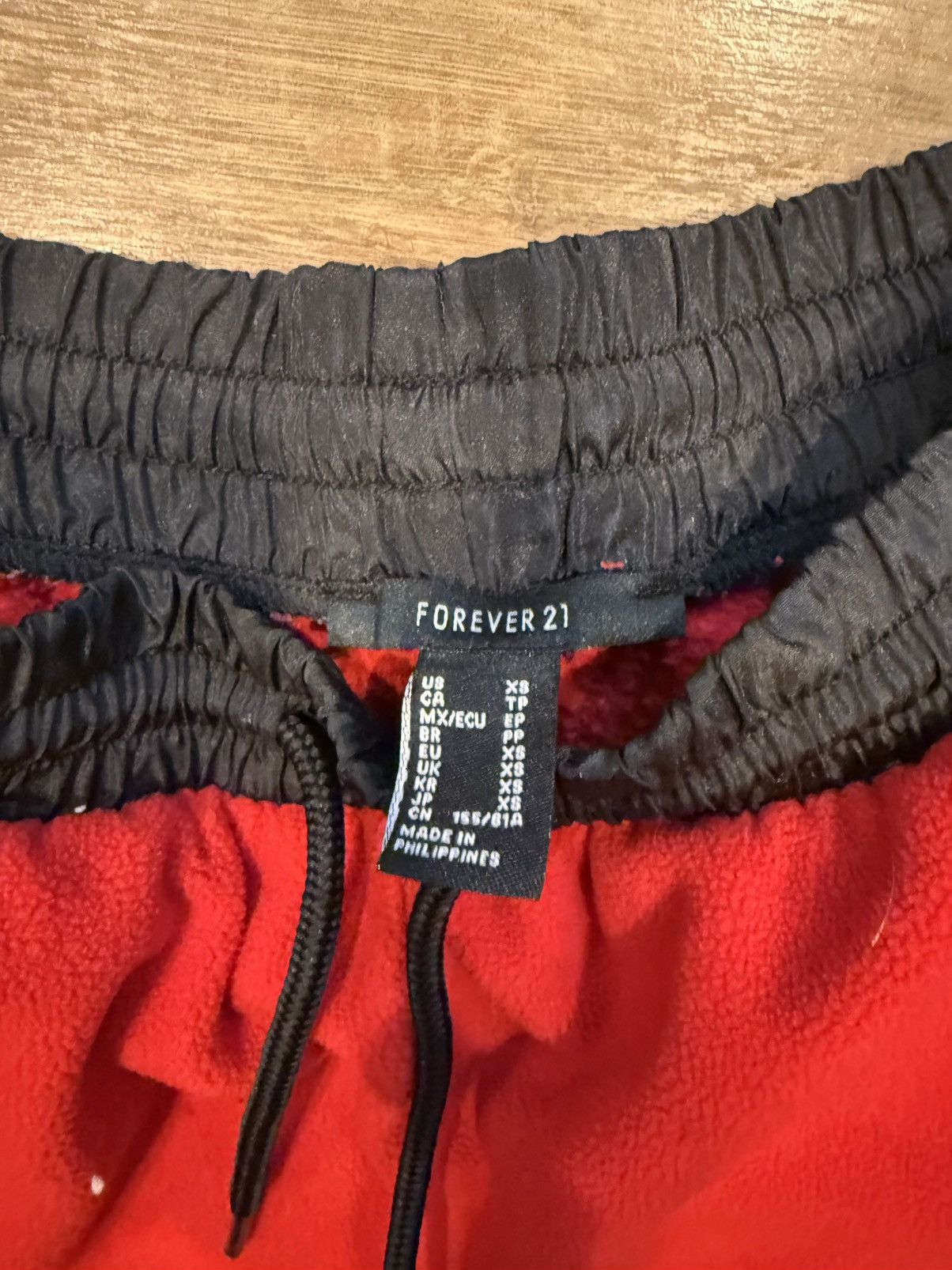 Forever 21 Red Fluffy Sweatpants Size 25" / US 0 / IT 36 - 2 Thumbnail