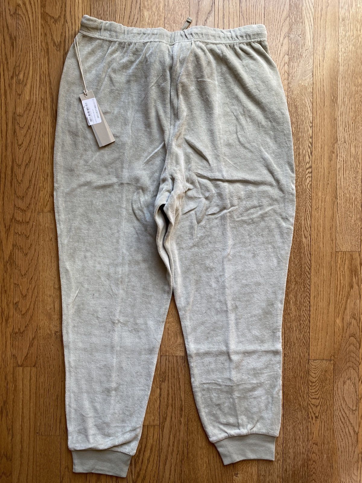 Essentials × Fear of God Fear of God Essentials Sweatpants Velour Sea foam Sz XL Size 34" / US 12 / IT 48 - 2 Thumbnail