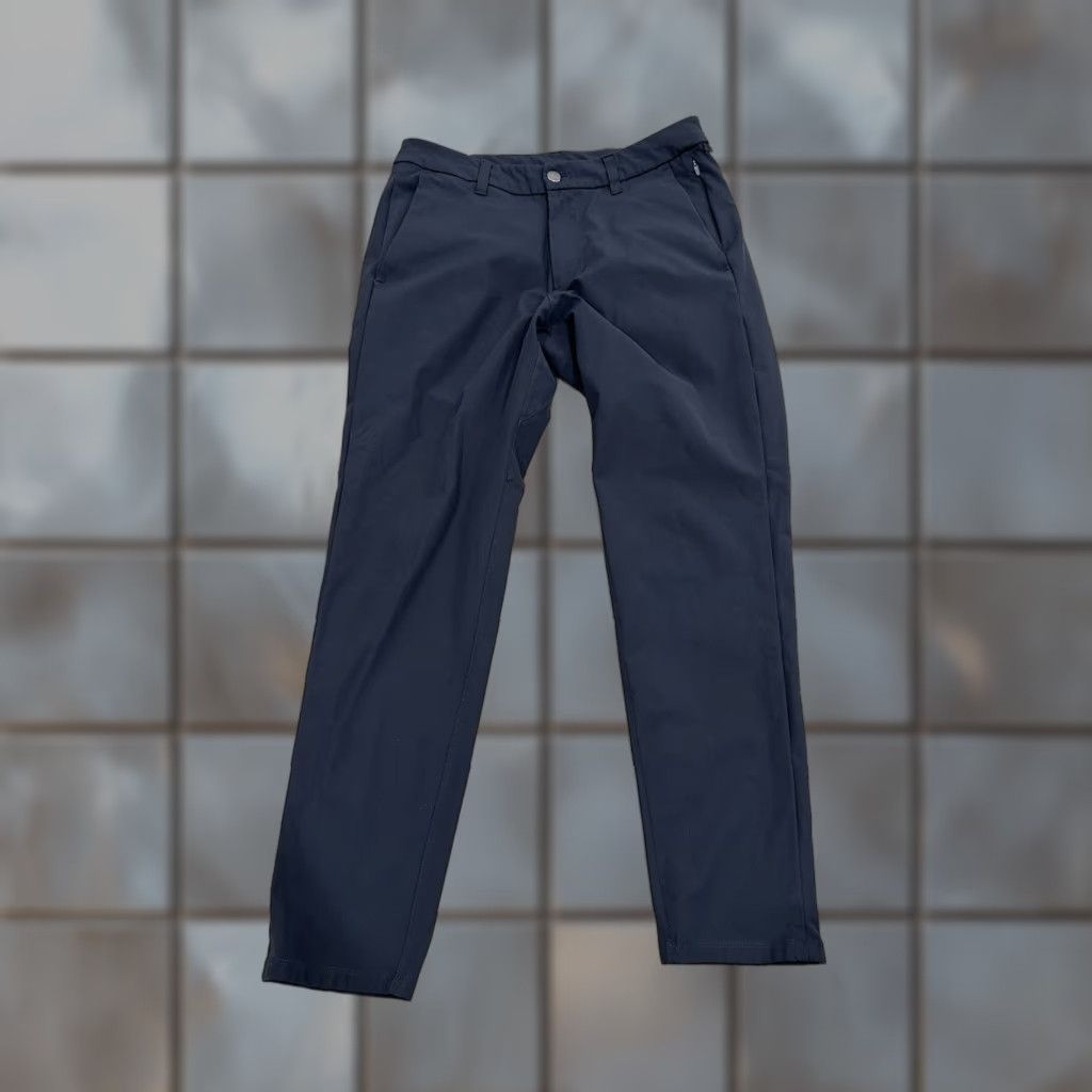 Lululemon Lululemon Pants Slim Commission 31x28.5 Grey Chino Men's Regular Slim Tapered Inseam 28.5 Flat Front Cordura? No, but keep original terms: Size US 31 - 1 Thumbnail