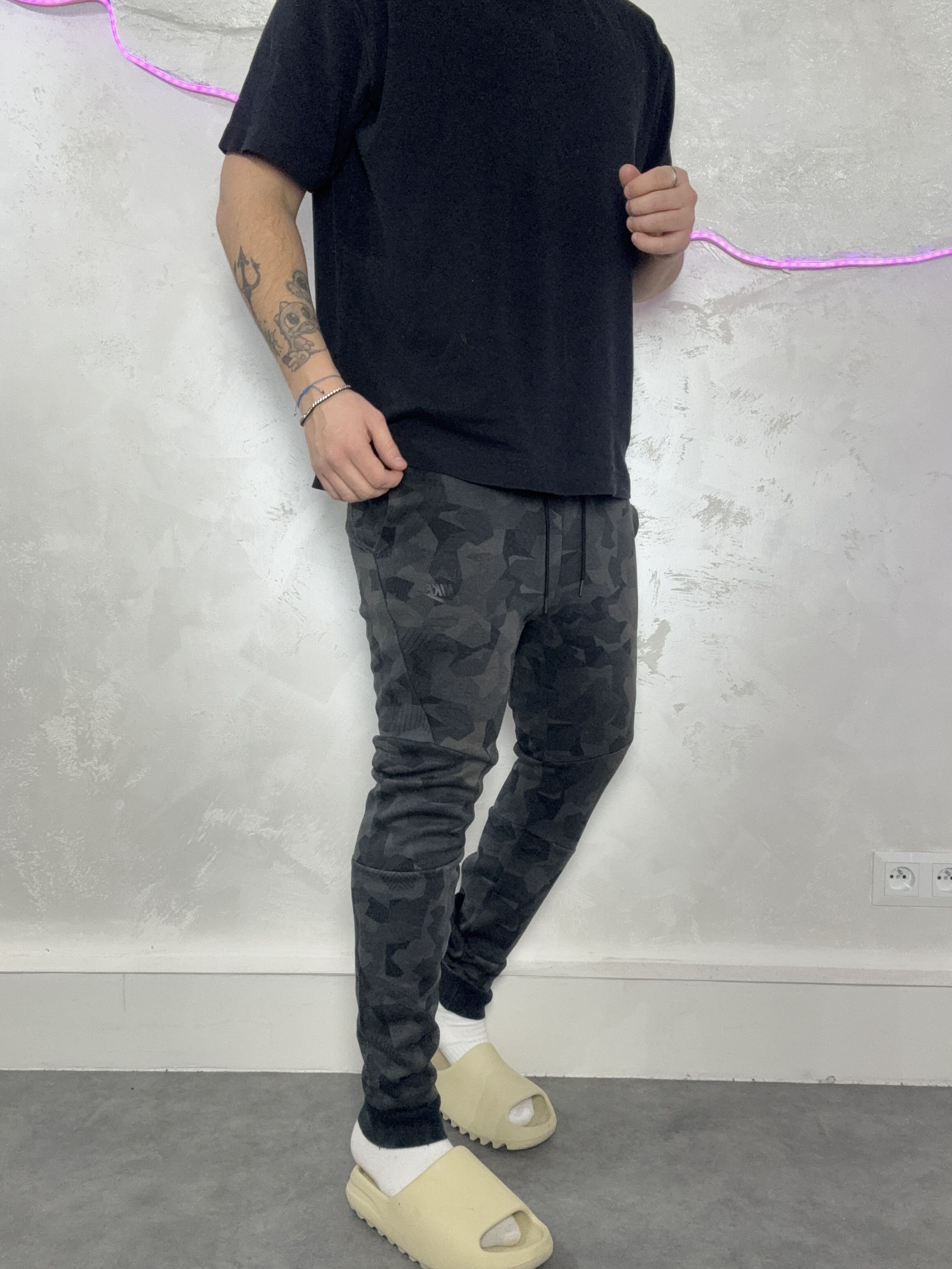 Nike Camo Nike Tech Fleece Sweatpants Size US 29 - 2 Thumbnail