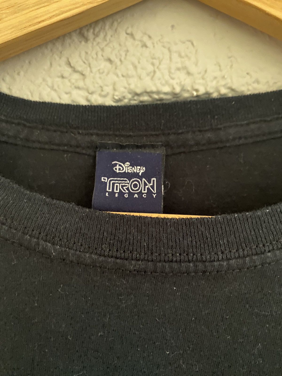Disney Original 2010 TRON LEGACY black t shirt Size US XL / EU 56 / 4 - 2 Thumbnail