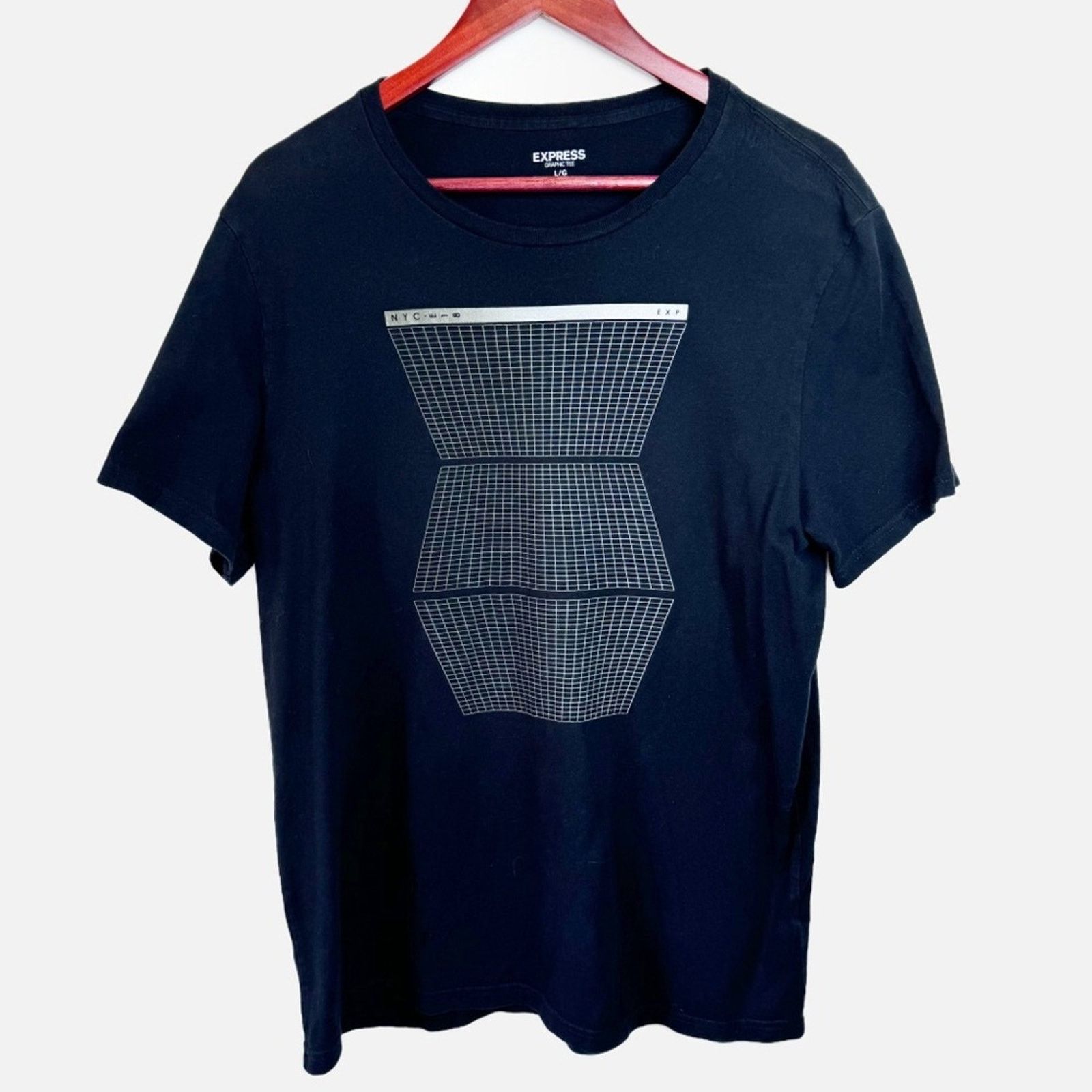 Express Express Black Cotton Graphic Tee Shirt Men’s Size Large Size US L / EU 52-54 / 3 - 1 Thumbnail