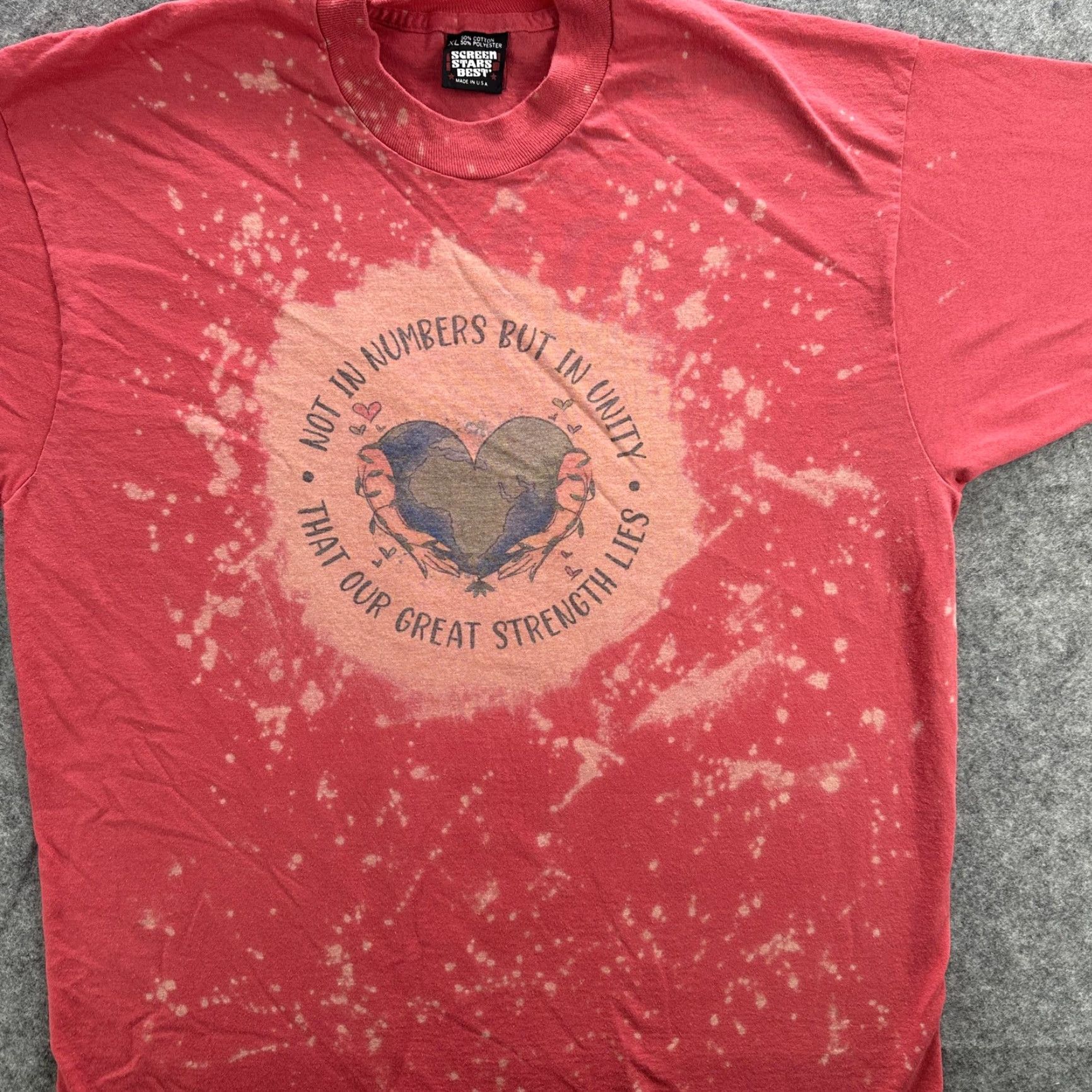 Vintage VINTAGE Screen Stars Best Unity Earth Shirt Mens XL Red Graphic Print 90s USA Size US XL / EU 56 / 4 - 2 Thumbnail