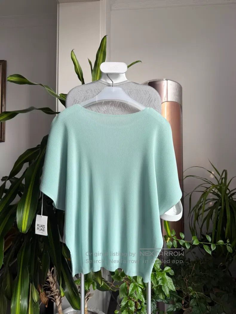Issey Miyake Issey Miyake Pleated Light Green Top Size L / US 10 / IT 46 - 8 Thumbnail