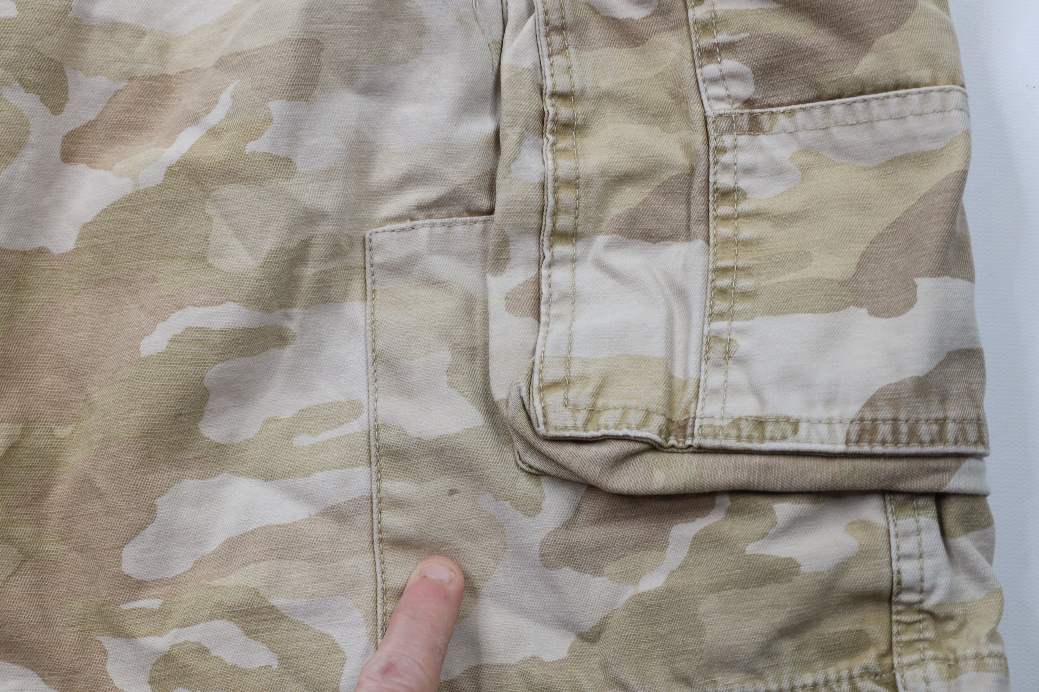 Avirex × Vintage Vintage Avirex Heavyweight Military Camouflage Cargo Shorts Size US 34 / EU 50 - 7 Thumbnail