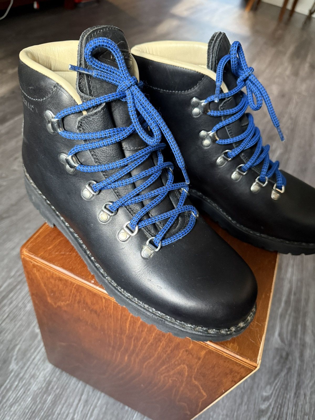 Merrell Merrel Wilderness Black Vintage Hiking Boots Men’s Size 10 Size US 10 / EU 43 - 3 Thumbnail