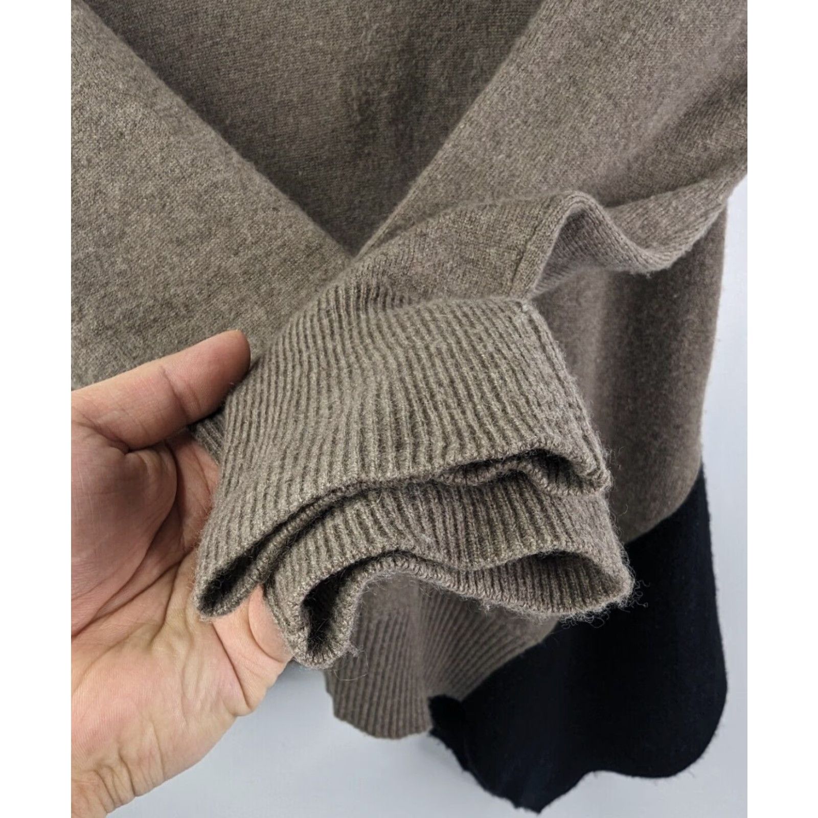 Bloomingdale's C by Bloomingdales Women's Turtle Neck 2-Ply Cashmere Sweater Brown Size Large Size L / US 10 / IT 46 - 2 Thumbnail