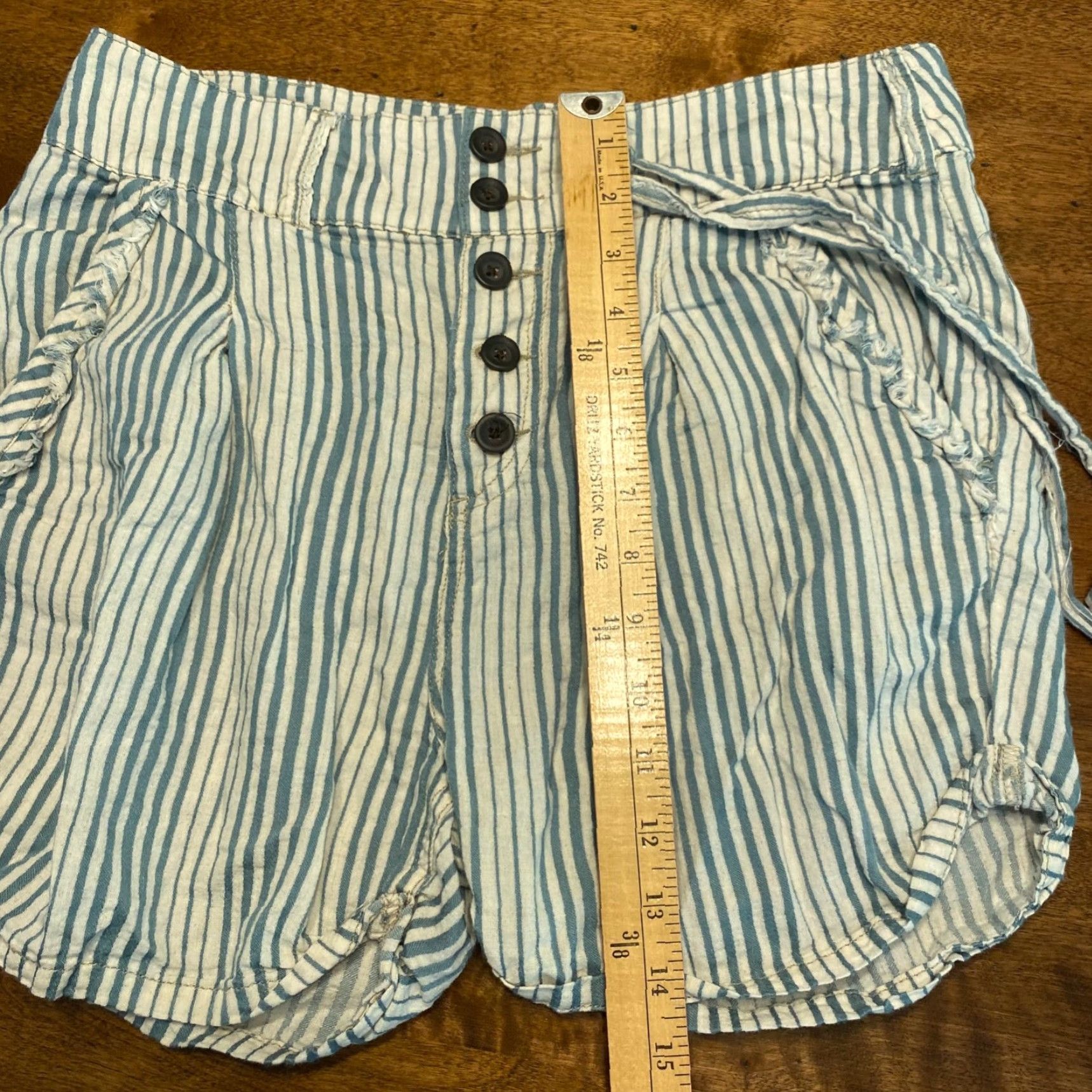 Free People Free People Shorts Womens 4 White Green Striped Button Lace Front 30" W 3" I Size 27" / US 4 / IT 40 - 5 Thumbnail