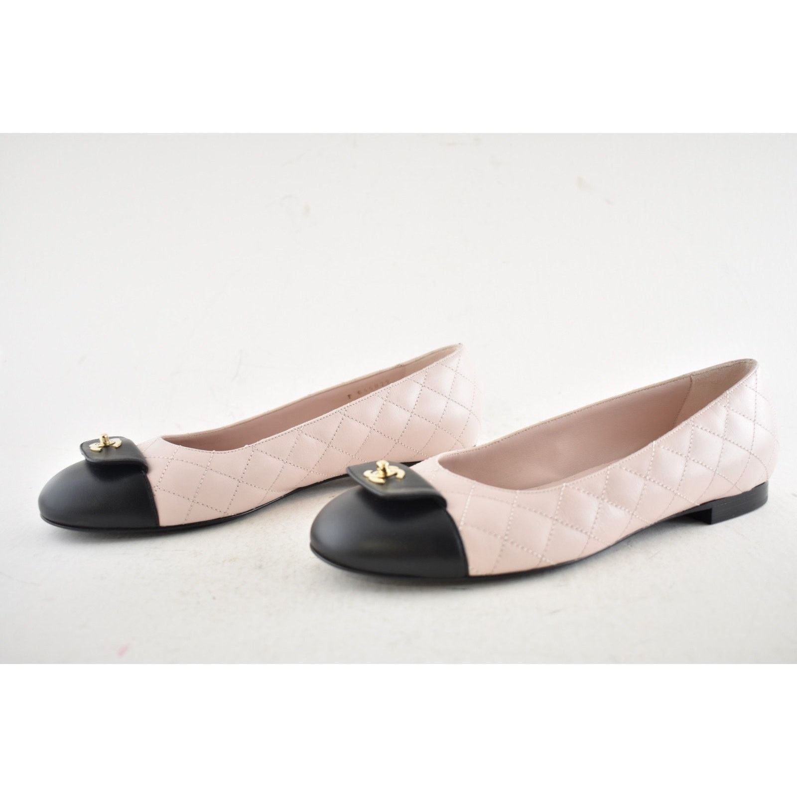 Chanel Chanel 24B Black Turnlock Gold CC Quilted Ballet Flat 38 Size US 8 / IT 38 - 13 Thumbnail