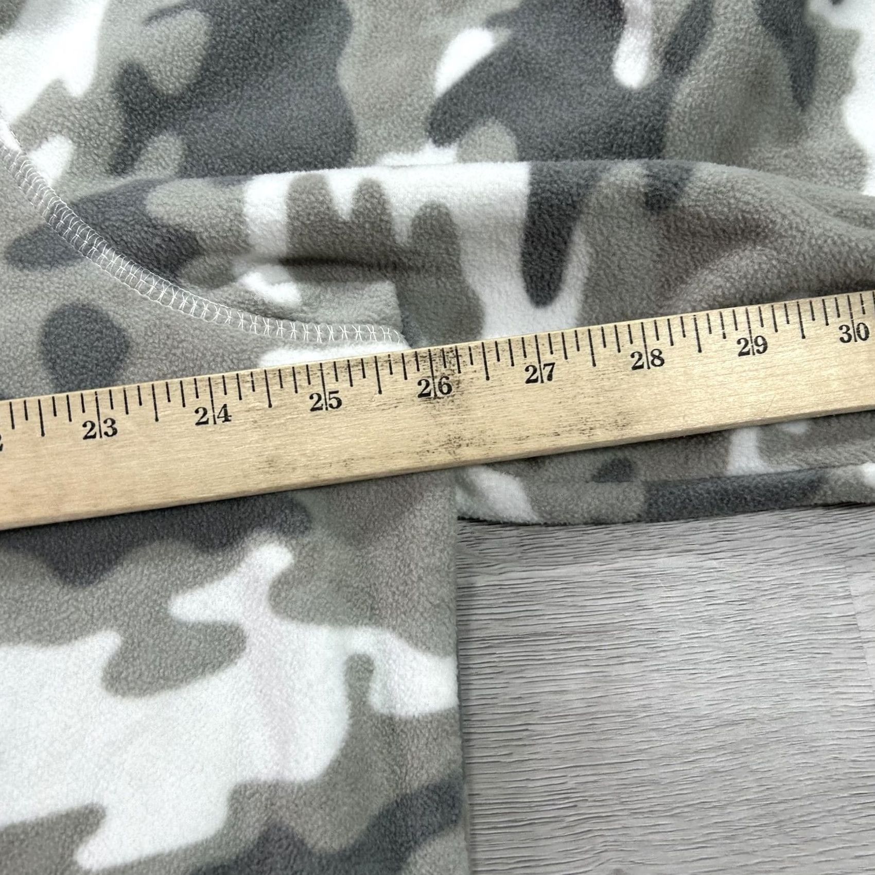 Eddie Bauer Eddie Bauer Sweatshirt Mens XL Gray Camouflage Print 1/4 Zip Fleece Pullover Size US XL / EU 56 / 4 - 7 Thumbnail