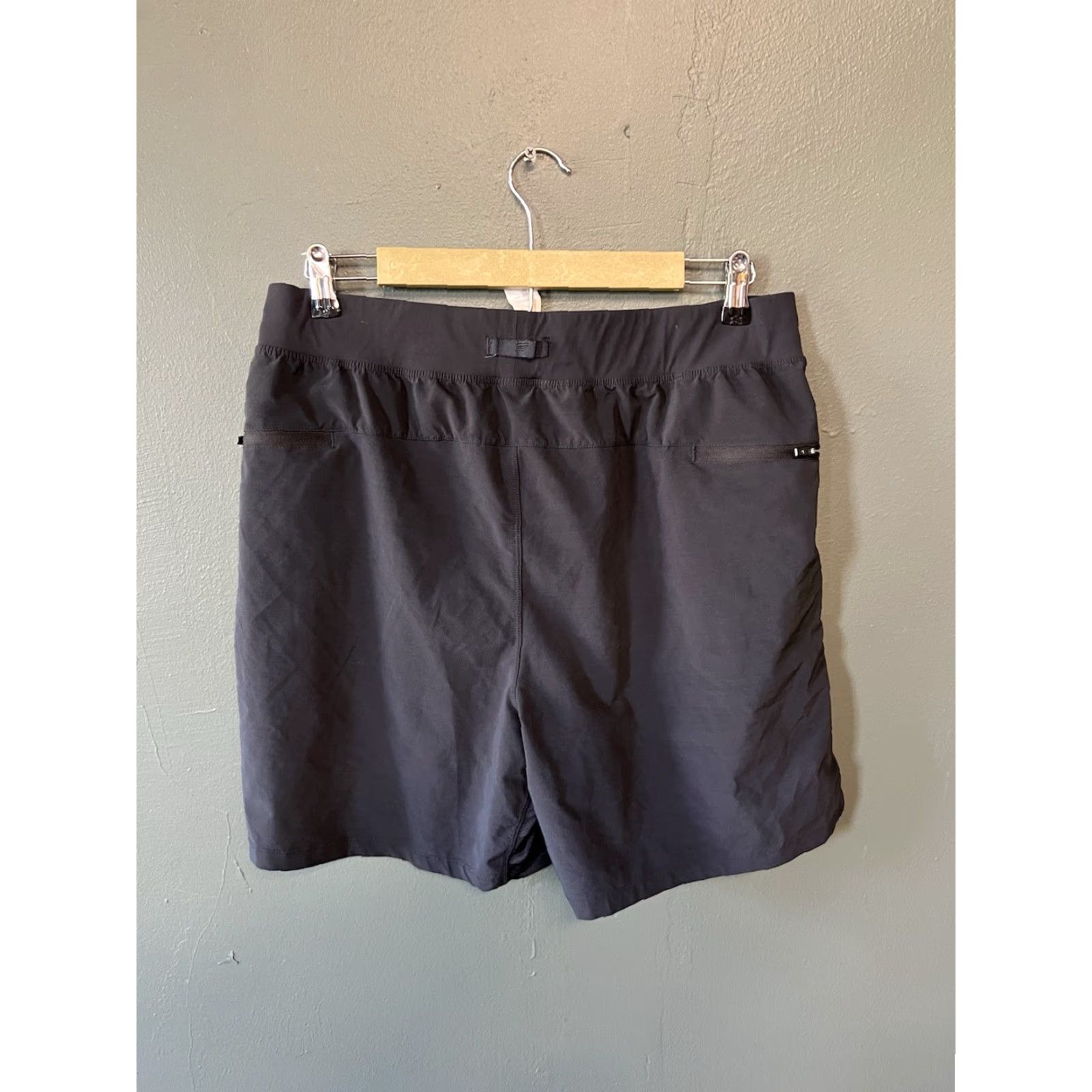 Fabletics Fabletics Men Athletic Shorts Black Lined Drawstring XL Regular (Activewear) Size US 36 / EU 52 - 2 Thumbnail