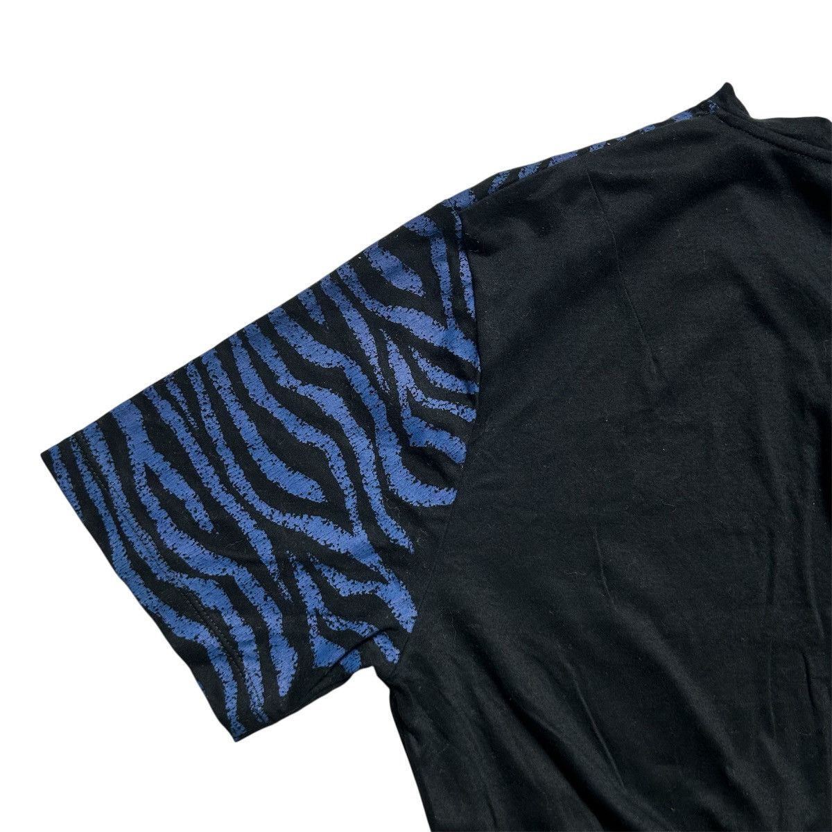 Lanvin Lanvin black and blue striped V-neck T-shirt Size M / US 6-8 / IT 42-44 - 4 Thumbnail