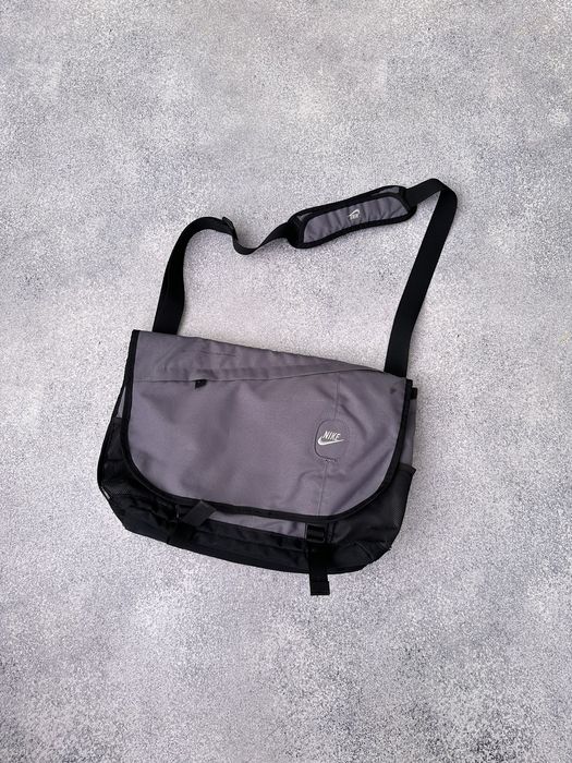 Nike cordura hotsell messenger bag