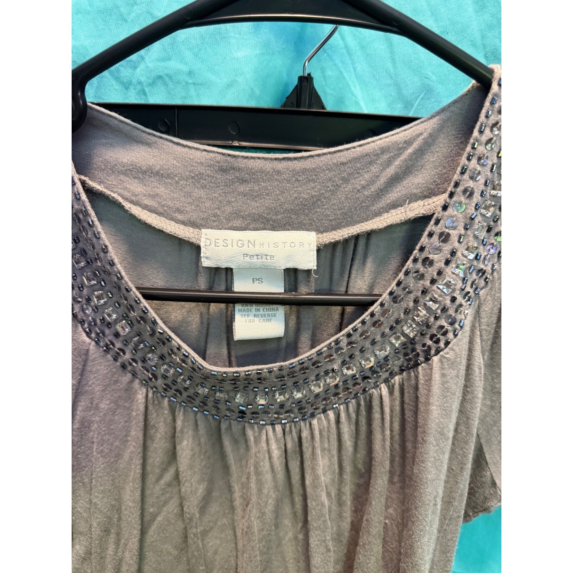 Other Design History Petite Gray Embellished Blouse – Size PS Size S / US 4 / IT 40 - 4 Thumbnail
