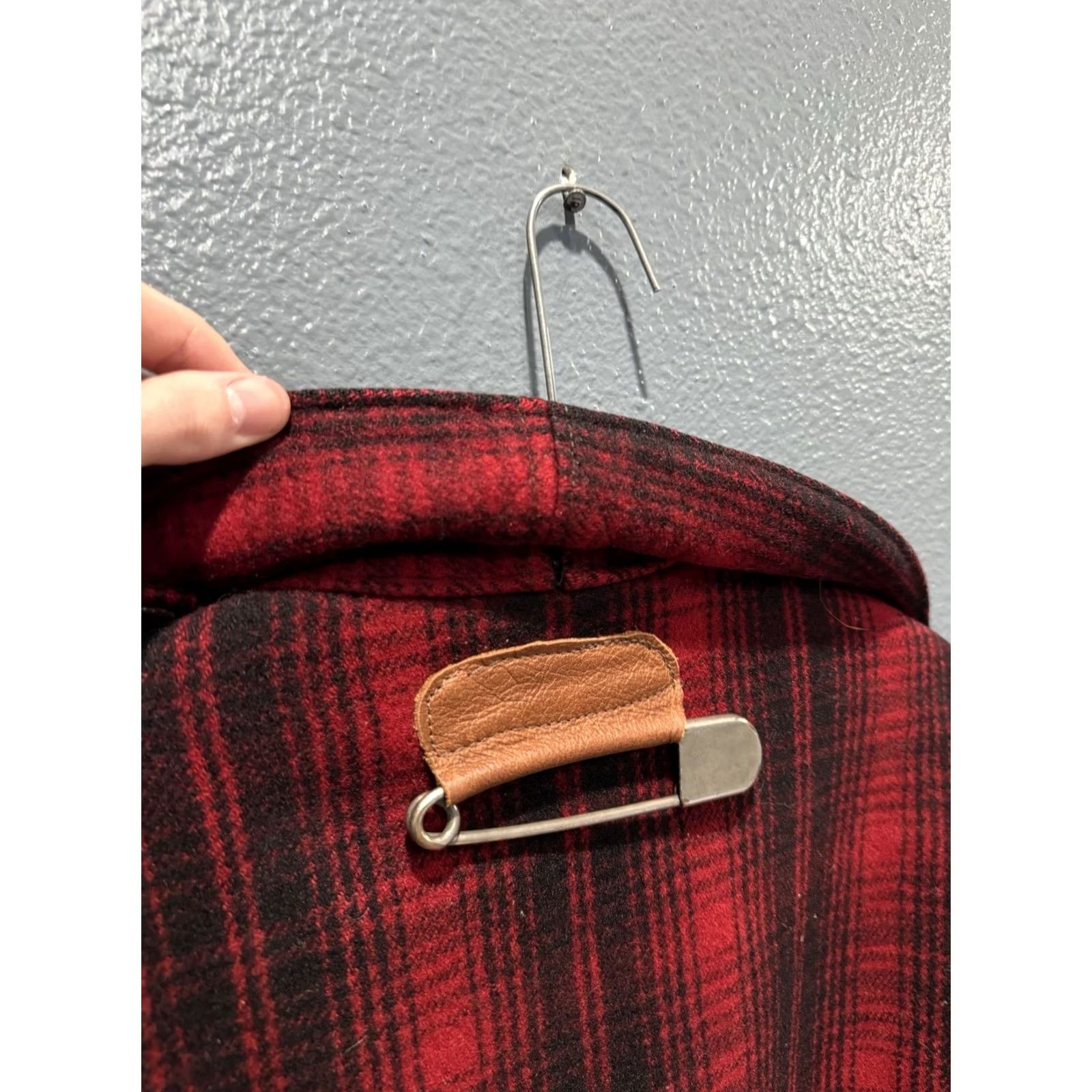 Vintage VINTAGE Woolrich Jacket, Plaid Wool 50’s Button, Men, Size 44, Red, Hunting, 29in, 24in Pit to Pit, 7/10 Condition Size US S / EU 44-46 / 1 - 6 Thumbnail