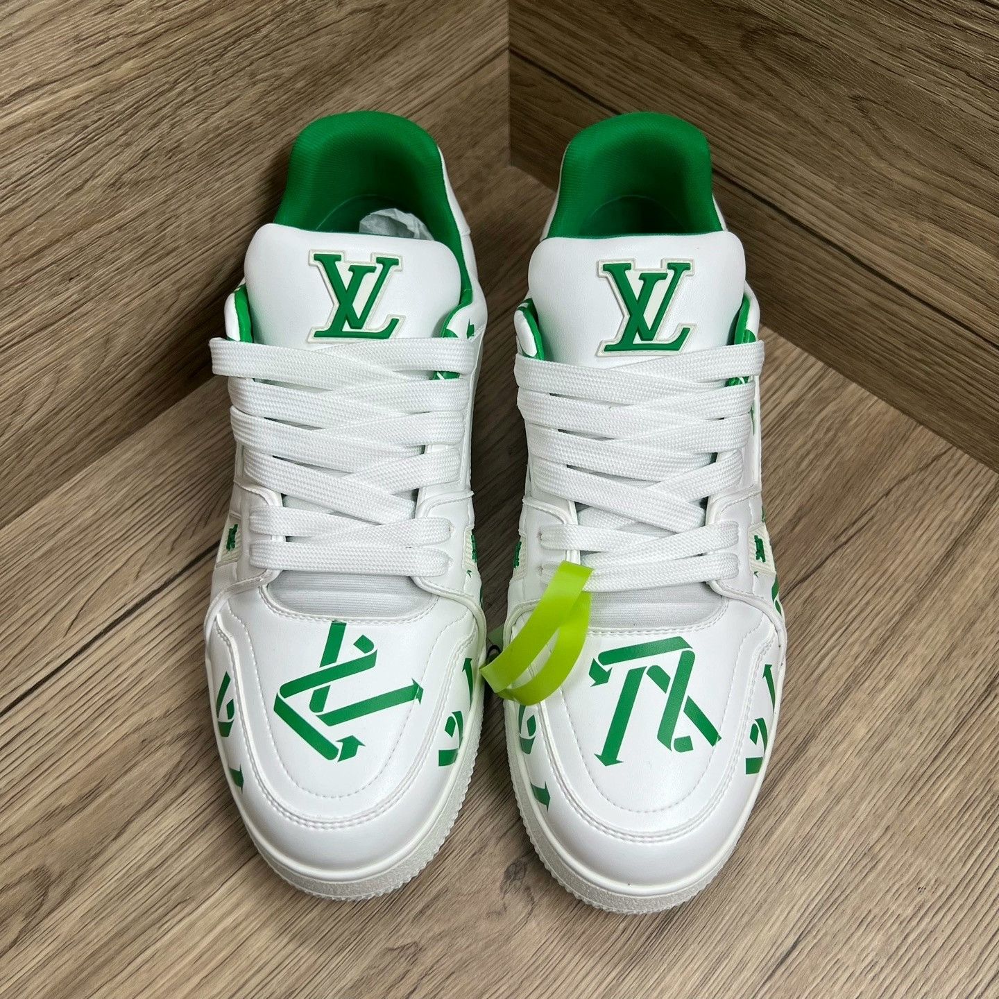 Louis Vuitton LV Trainer White Green Sneakers Size US 8.5 / EU 41-42 - 3 Thumbnail