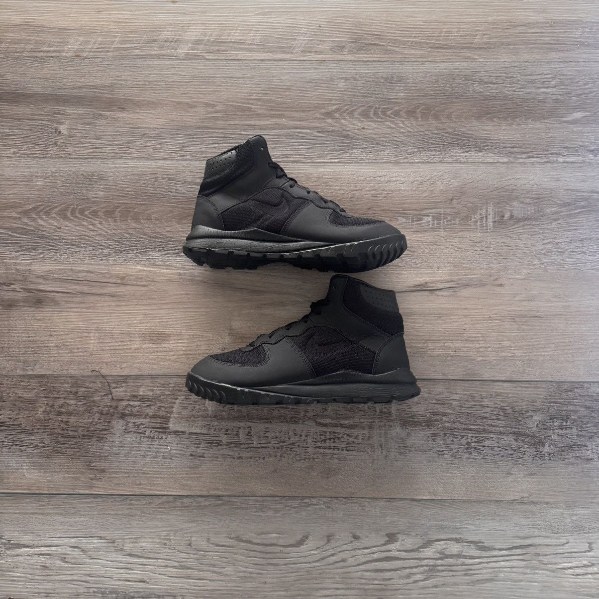 NIKE • ACG Takos Mid 