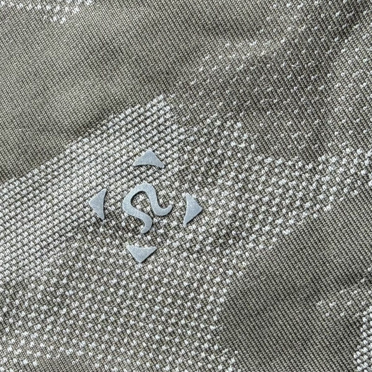 Lululemon Lululemon Linerless Shorts Men Size Large Green Camo Active Size US 34 / EU 50 - 4 Thumbnail