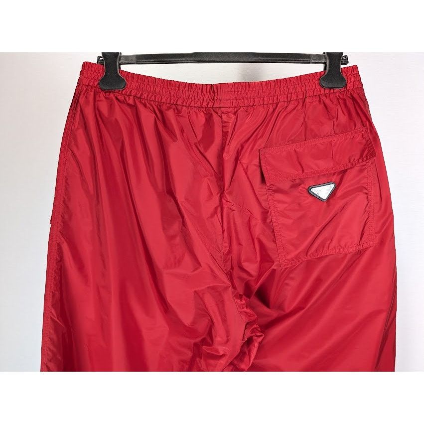 Prada o1rshd1 RE-Nylon Piuma Trousers in Red Size US 36 / EU 52 - 15 Thumbnail