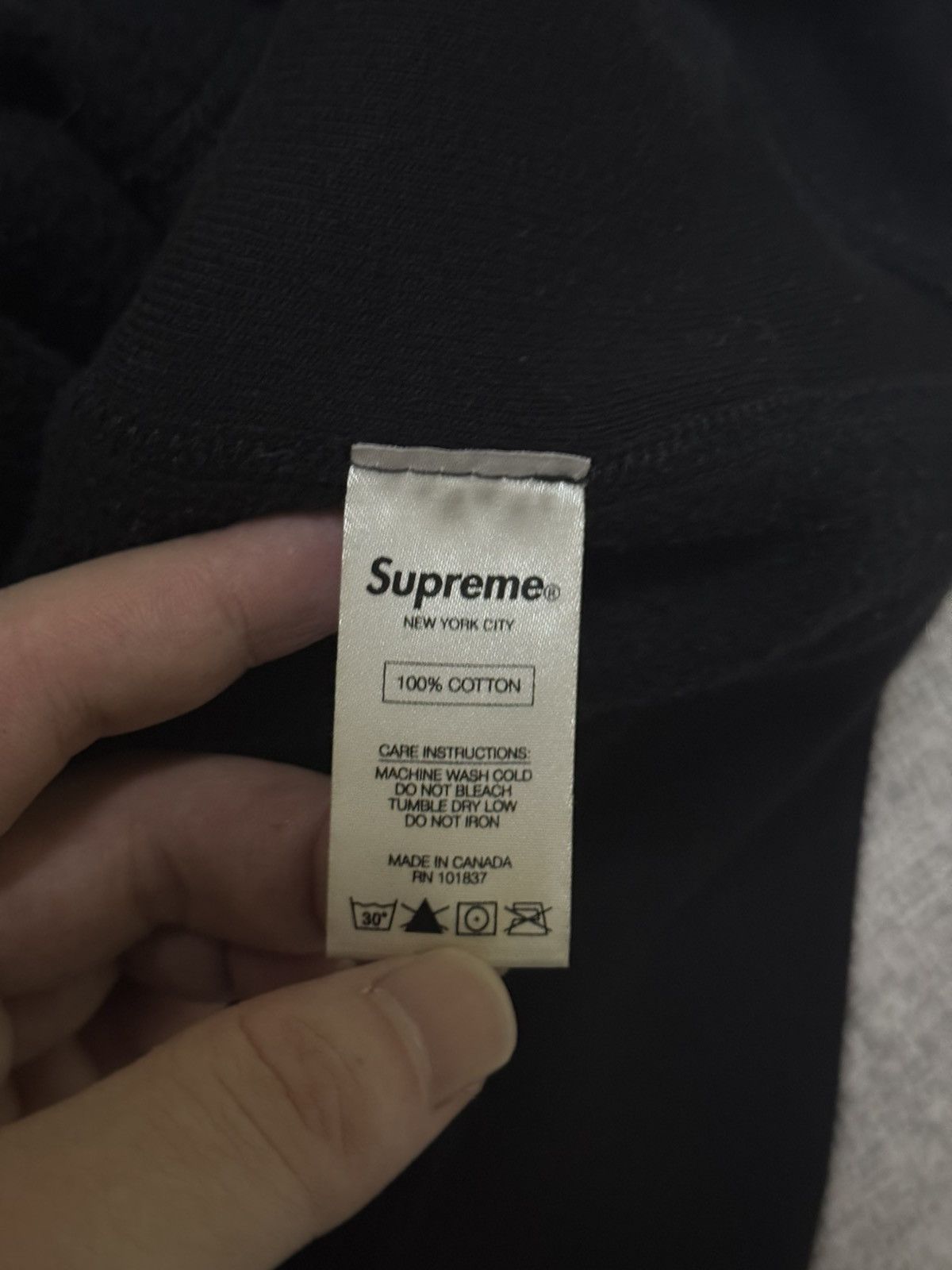 Supreme Supreme fw15 black on black box logo crewneck Size US M / EU 48-50 / 2 - 5 Thumbnail