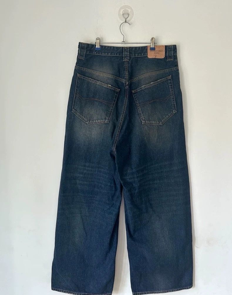Balenciaga Balenciaga size M Embroidered letter baggy loose jeans Size US 26 / EU 42 - 2 Thumbnail