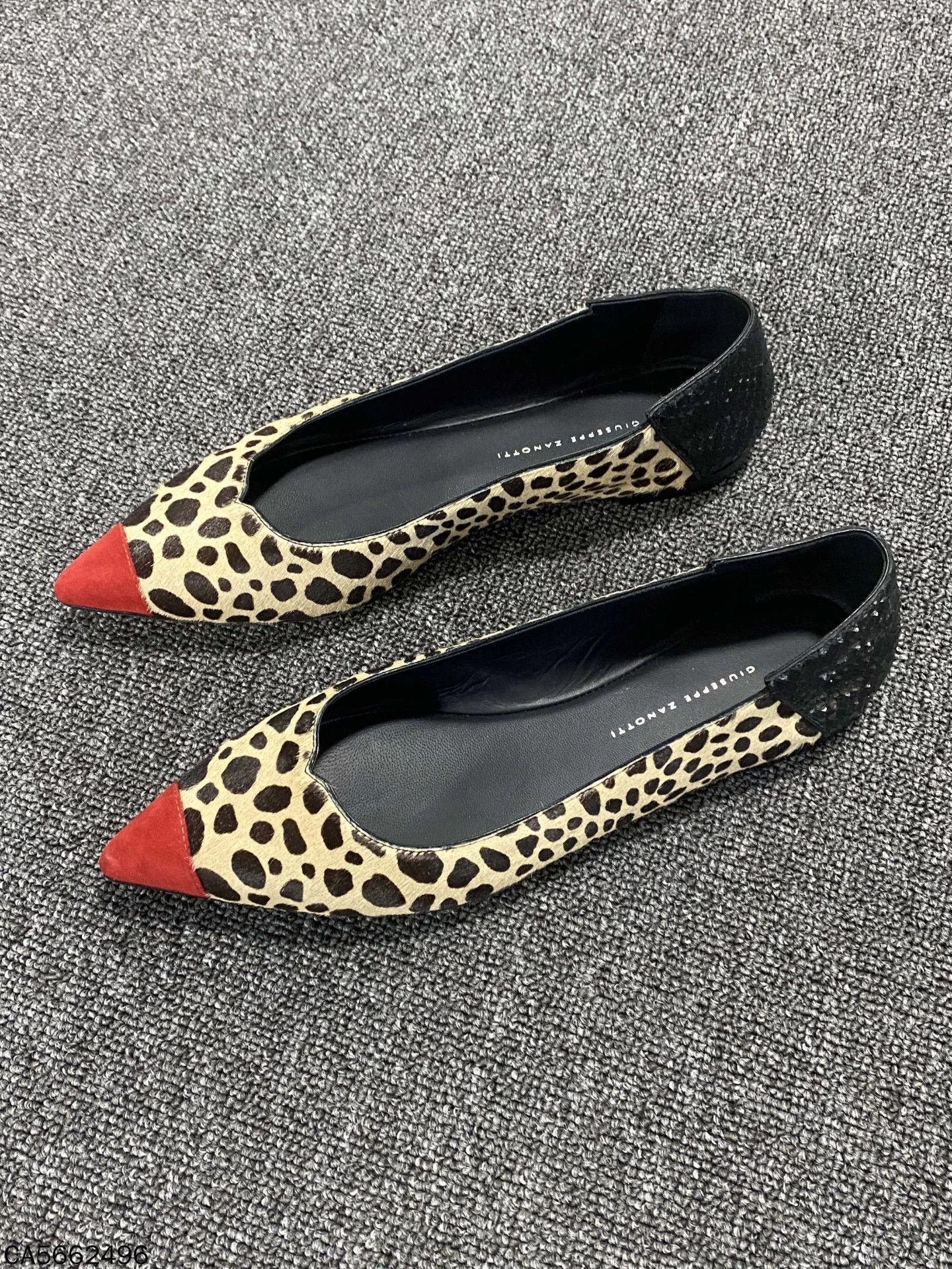 Giuseppe Zanotti Giuseppe Zanotti Unused Leopard Horsehair Flat SZ37 Size US 6 / IT 36 - 1 Thumbnail