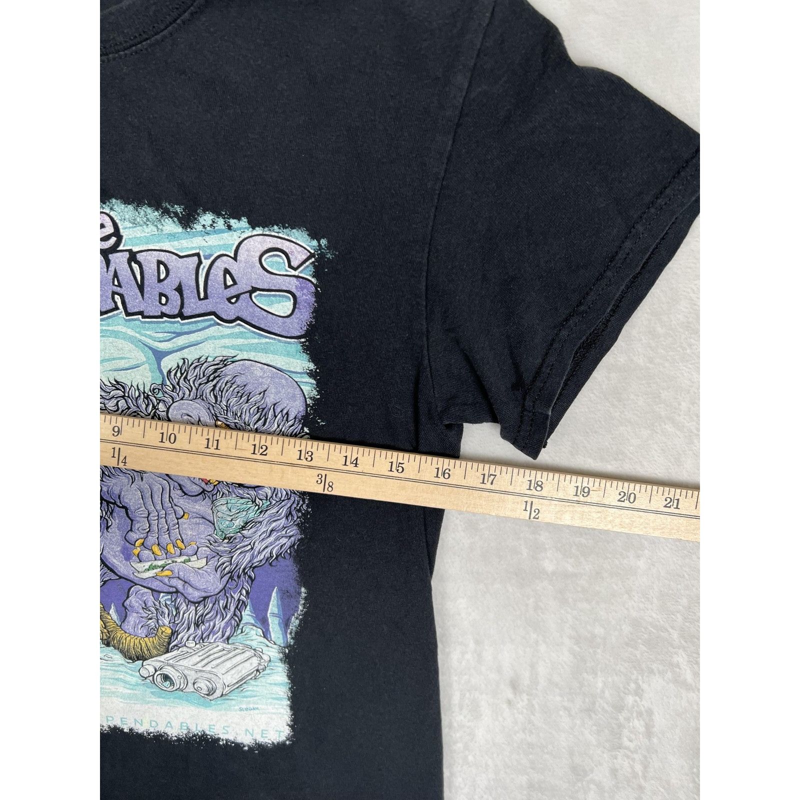 Gildan The Expendables Yeti Strikes Back T-Shirt Mens Small Black 2 Size US S / EU 44-46 / 1 - 6 Thumbnail