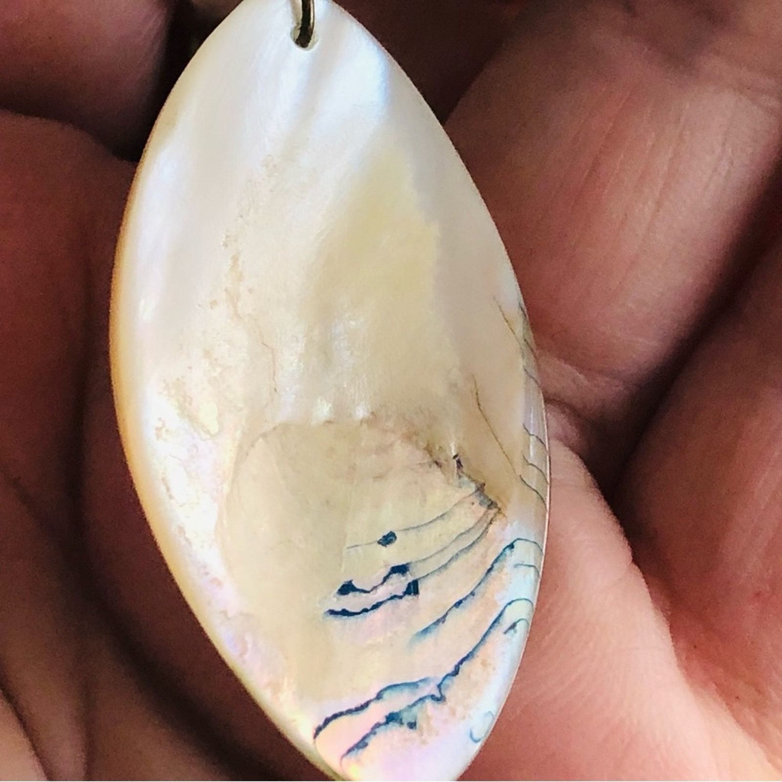 Handmade Handcrafted repurpose elegant shell pendant Pearl necklace Size ONE SIZE - 9 Thumbnail
