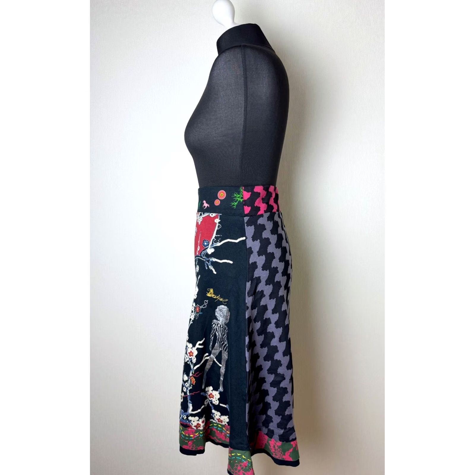 Desigual Desigual Skirt XS Womens Knee Length Multicoloured Dress Skirt Women's Clothing XS Desigual Women Skirt XS Knee Length Multicoloured Size 26" / US 2 / IT 38 - 3 Thumbnail