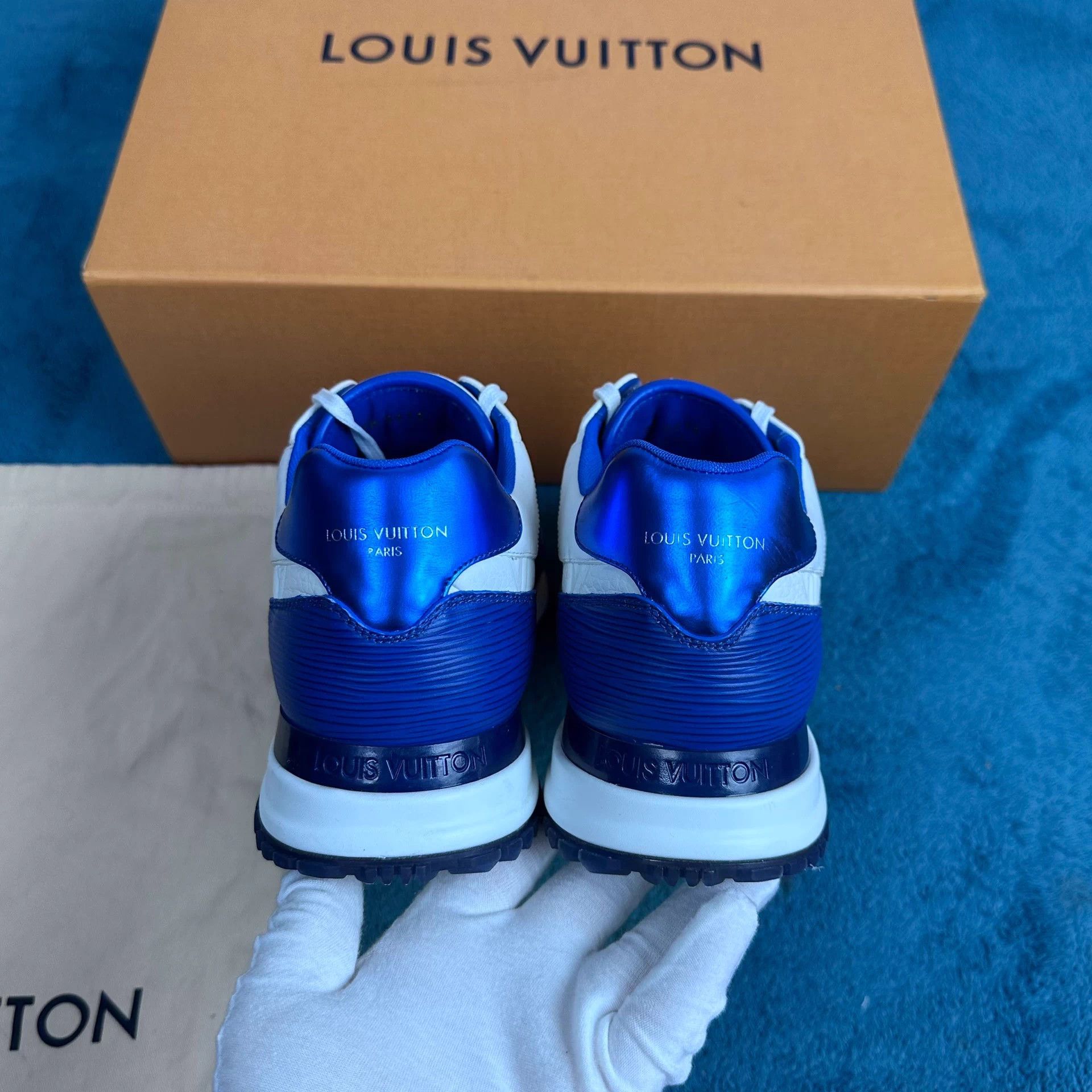 Louis Vuitton LV Run Away leather low-top sneakers white blue Size US 9.5 / IT 39.5 - 4 Thumbnail