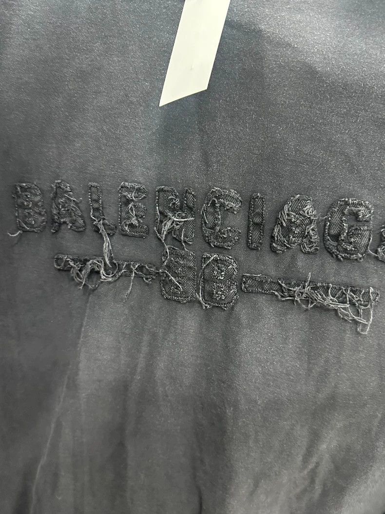 Balenciaga Balenciaga 25SS Alphabet LOGO Worn-out Damage Short Sleeve Size US M / EU 48-50 / 2 - 3 Thumbnail