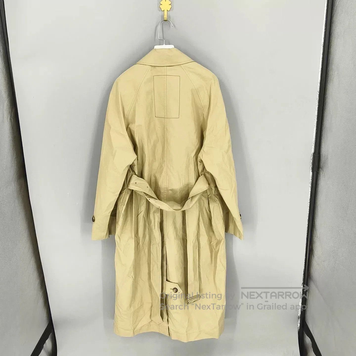 Burberry Burberry Men's Solid Lapel Single. Size US M / EU 48-50 / 2 - 2 Thumbnail