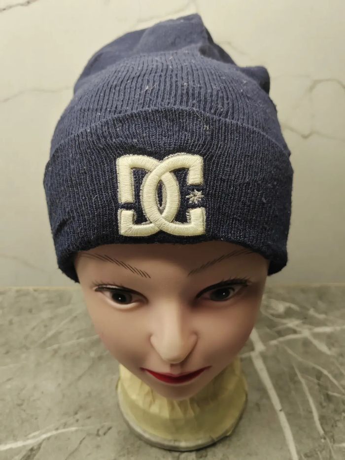 Vintage Vintage Dcshoecousa Skateboarding Snowcap Beanie Size ONE SIZE - 1 Thumbnail