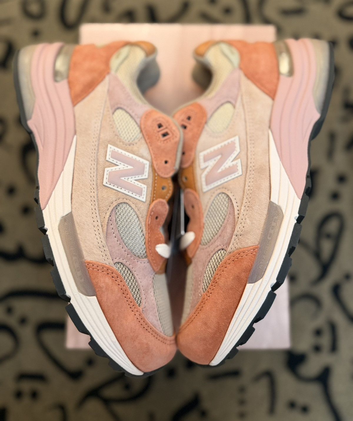 Joe Freshgoods × New Balance Joe Freshgoods 992 MiUSA “AGED WELL” JFG Size US 9 / EU 42 - 1 Thumbnail