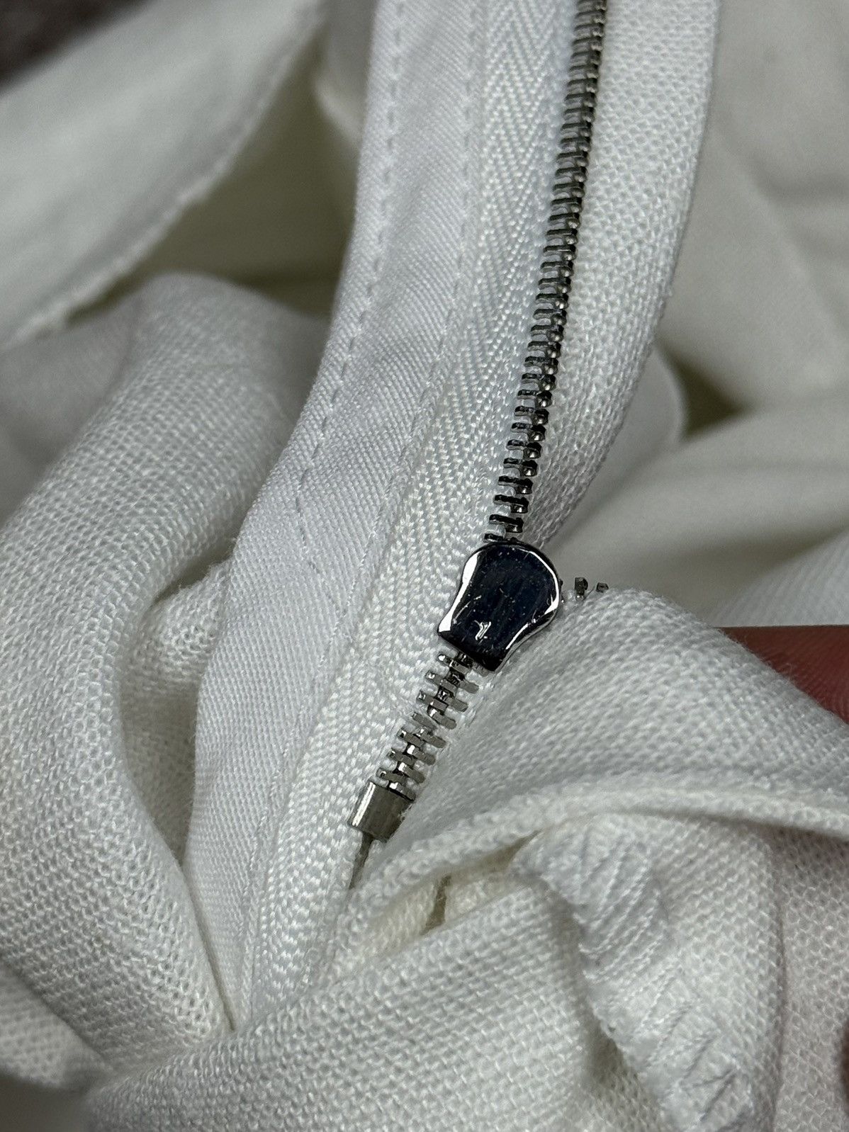Chanel Chanel Off White Linen Textured Pleat Pocket Shorts Size 34 Size 24" / US 00 / IT 34 - 22 Thumbnail