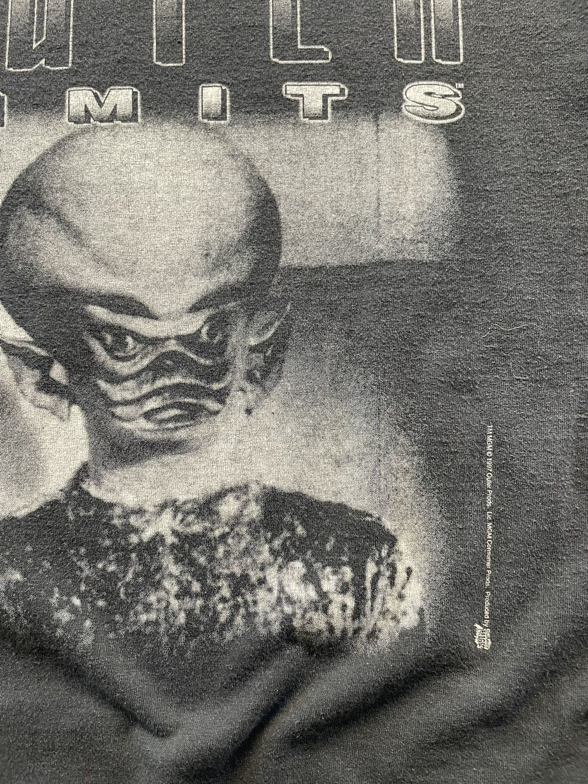 Band Tees Vintage 1997 The Outer Limits Tv Show Alien Tee Size US L / EU 52-54 / 3 - 4 Thumbnail