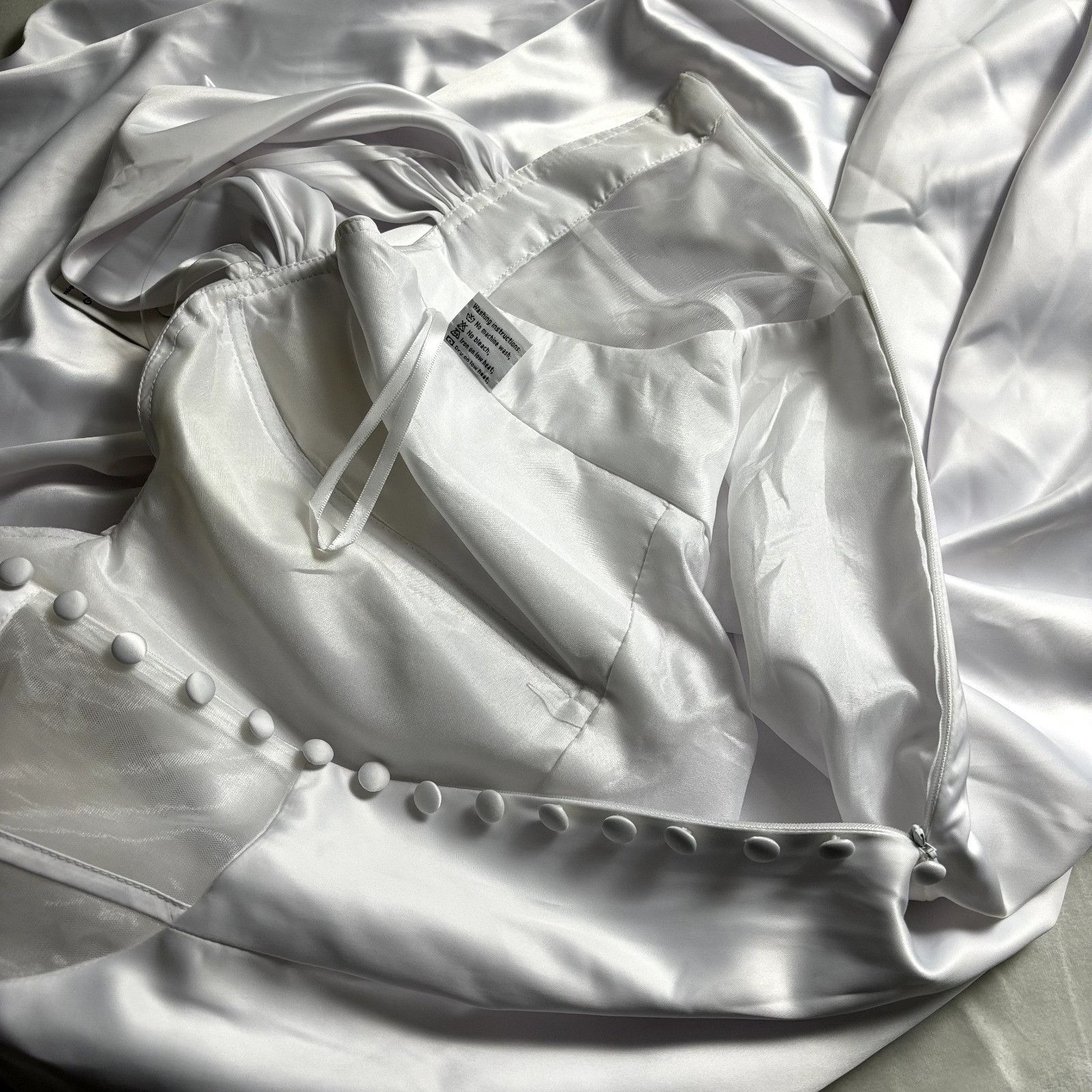 Other Wedding Dress Hebeos White Satin Gown Buttoned Back NWT Size M / US 6-8 / IT 42-44 - 6 Thumbnail