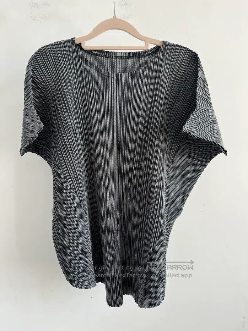 Issey Miyake Issey Miyake Gray Short Sleeve Size L / US 10 / IT 46 - 1 Thumbnail