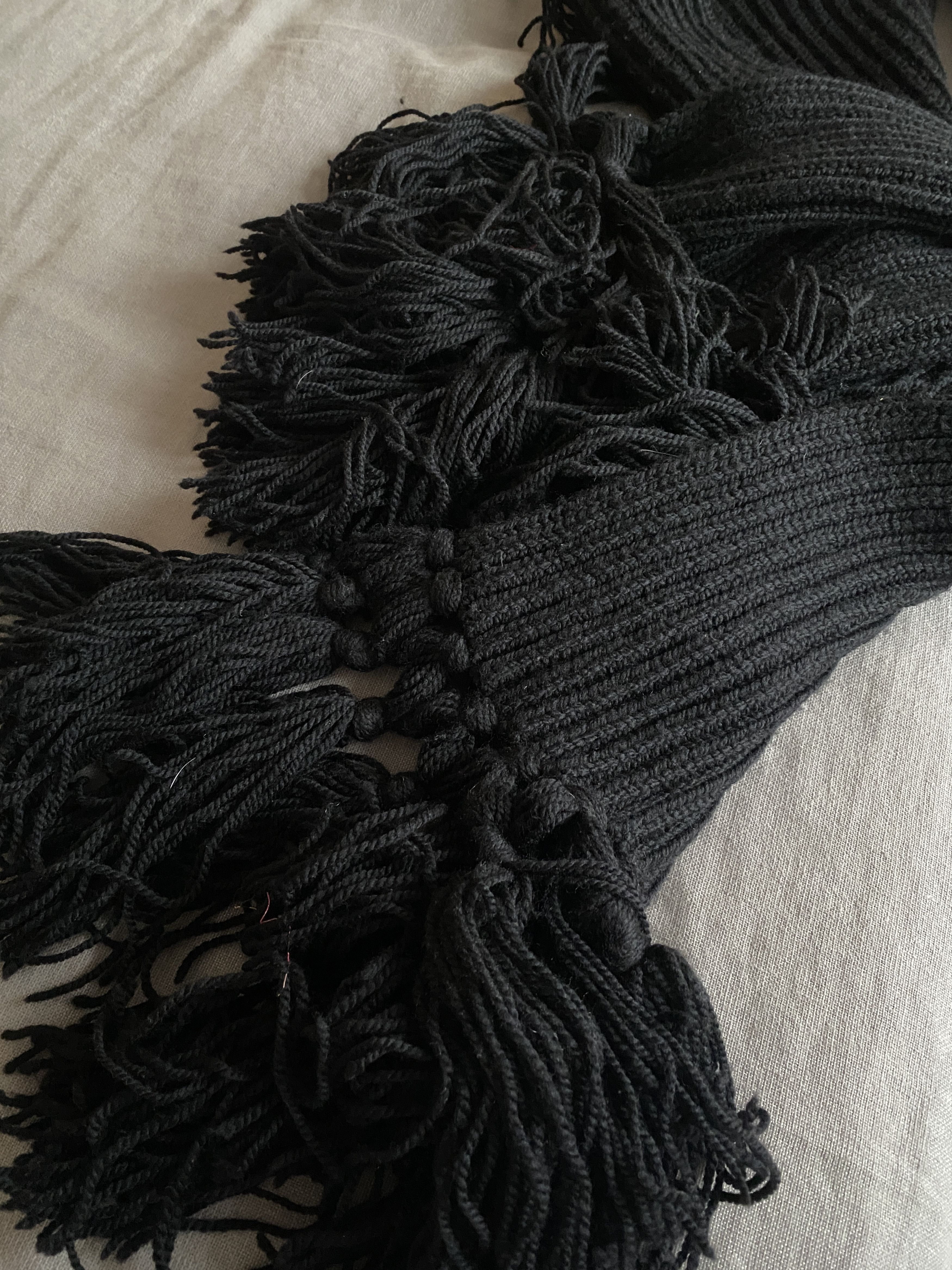 Maison Margiela Maison Margiela Unisex Hoodie Fringed Scarf Size ONE SIZE - 8 Thumbnail