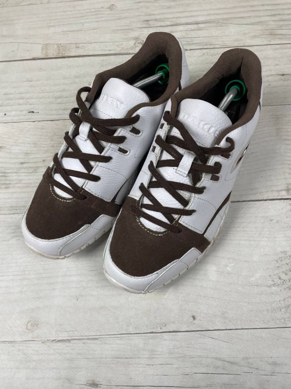 Oakley Vintage Oakley Tenis Leather Shoes Metal Logo Sneakers Size US 9 / EU 42 - 4 Thumbnail