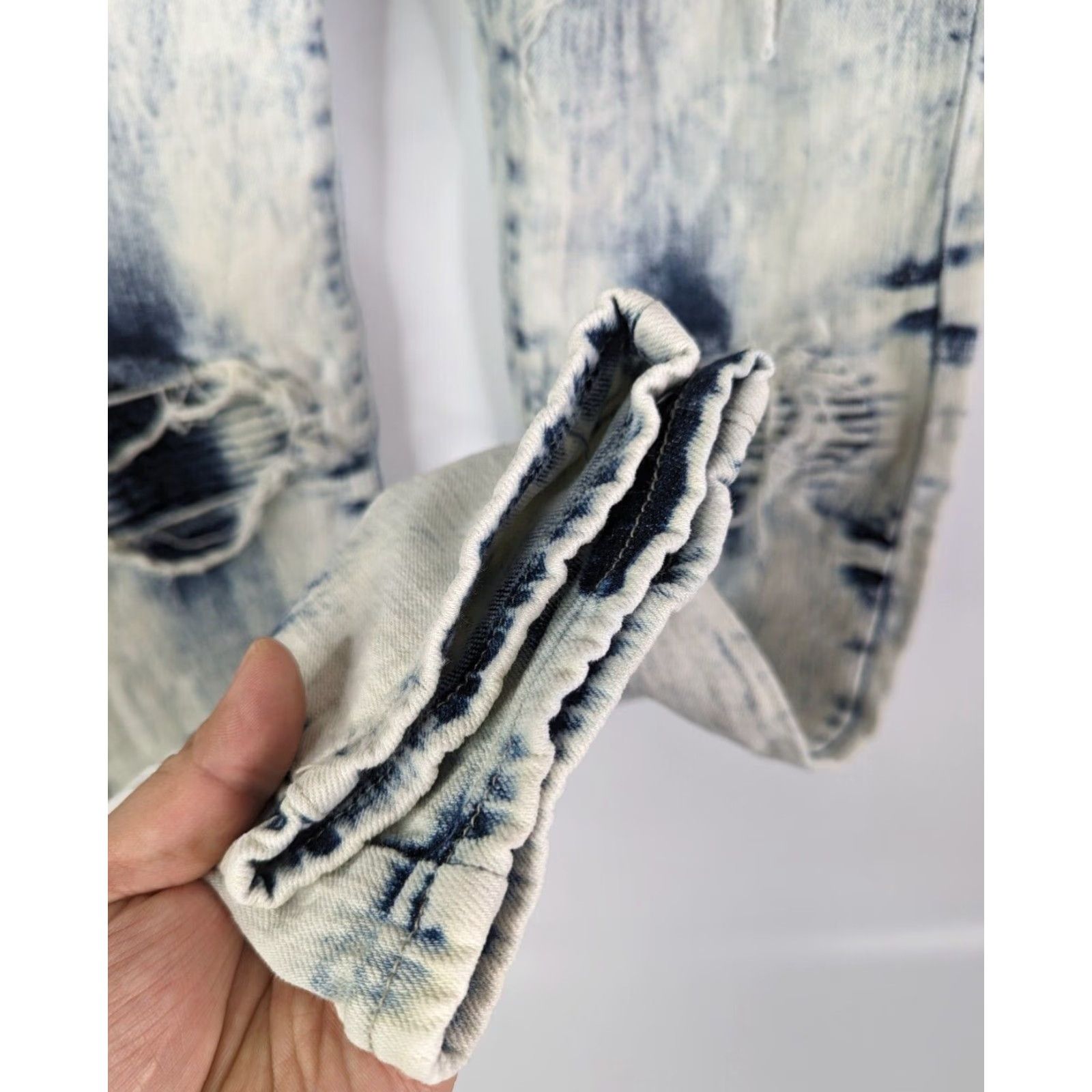 Forever 21 Forever 21 Men Jeans Slim Moto Distressed Bleached Light Wash Denim Size 30 Size US 30 / EU 46 - 4 Thumbnail