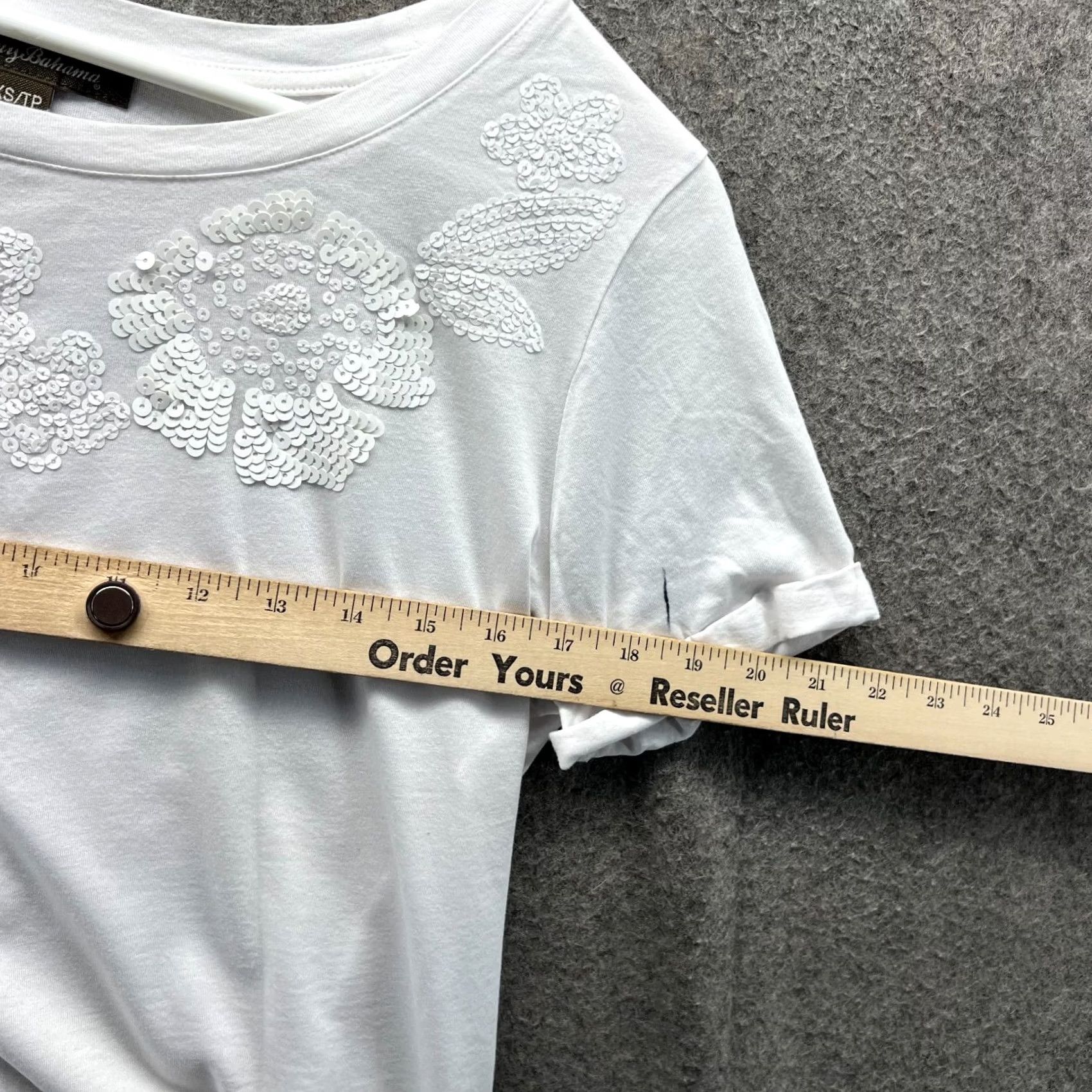 Tommy Bahama Tommy Bahama Shirt Women XS White Embroidered Floral Short Sleeve Cotton Tee Size XS / US 0-2 / IT 36-38 - 3 Thumbnail
