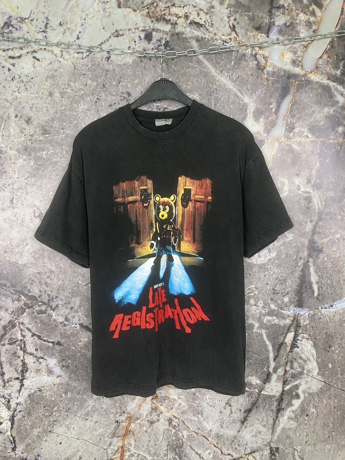 Men’s Late Registration Tour 2005 T-Shirt Size Medium
