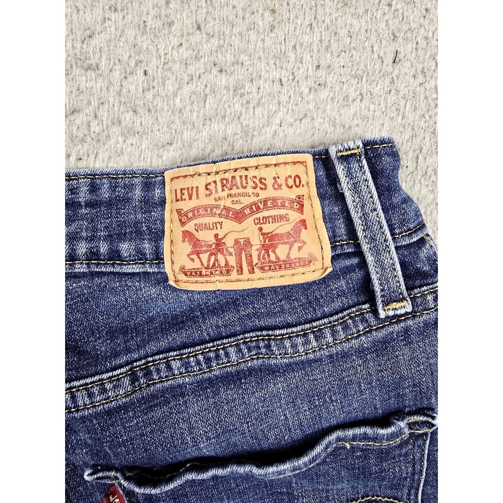 Levi's Levi's 721 High Rise Skinny Jeans Womens 27 Blue Medium Wash Stretch Denim Jeans Size 27 W27 L30 Size 27" / US 4 / IT 40 - 6 Thumbnail